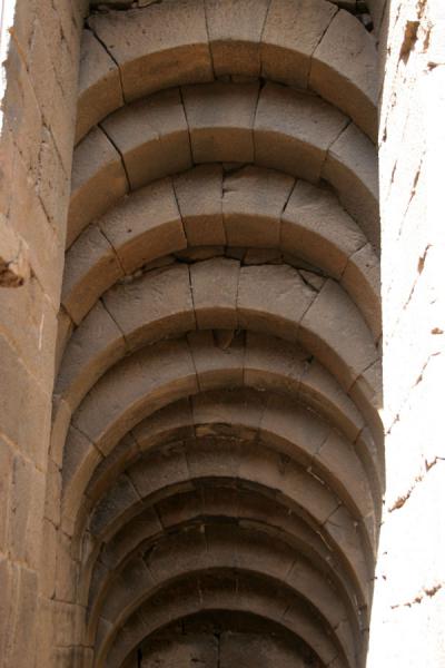 Picture of Bosra amphitheatre: the theatre seen from behind