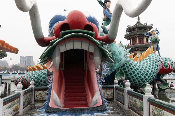 Foto van The entrance of the dragon through the mouthKaohsiung - Taiwan