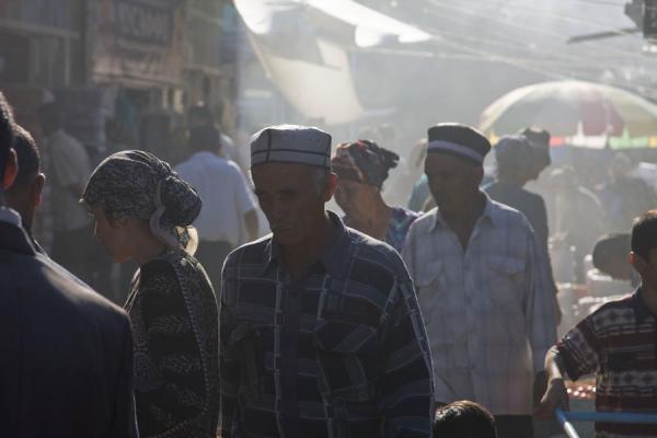 Picture of People at Istaravshan Bazaar in the early morningIstaravshan - Tajikistan