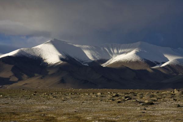 Snow-capped mountains near Lake Kara Kul | Lake Kara Kul | Tajikistan