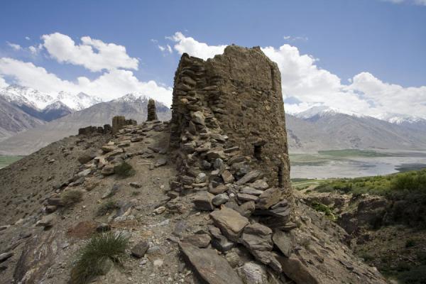 Round watchtower of Yamchun fortress | Yamchun fort | Tadzjikistan