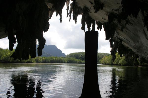 Picture of Phang Nga Bay (Thailand): Grotto with landscape in the background