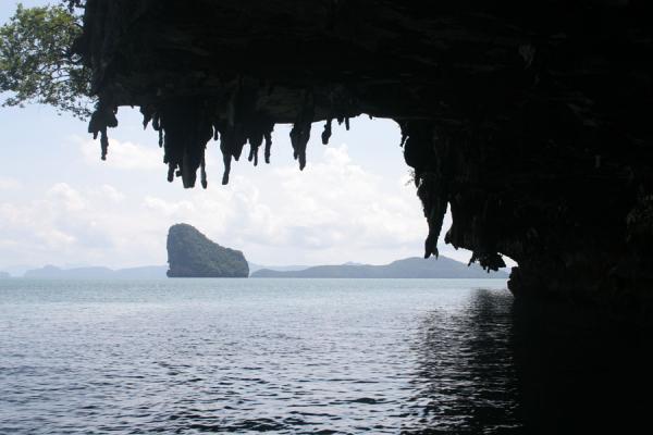 Picture of Phang Nga Bay (Thailand): Island on the horizon in Phang Nga National Bay