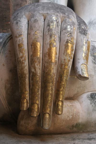Picture of Sukhothai (Thailand): Hand of giant Buddha at Wat Si Chum