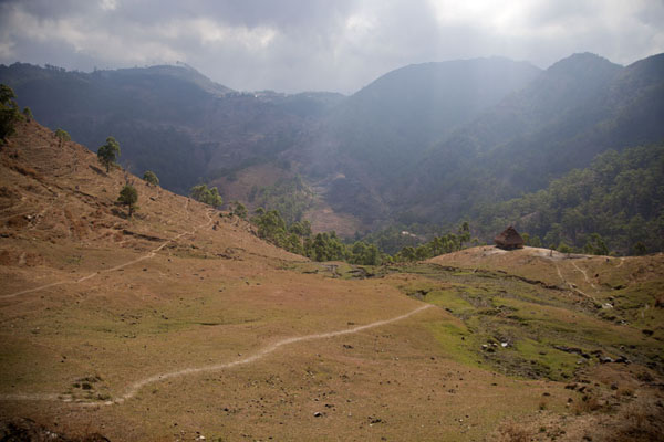 Picture of Trail leading to a traditional house, seen from the road to HatobuilicoRamelau - Timor-Leste