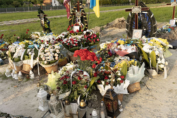 Foto van Several tombs at the war cemetery at Lychakiv in LvivIndrukken van Lviv - Oekraïne