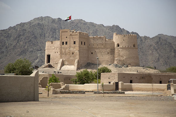 Picture of Fujairah Fort with mountains in the backgroundFujairah - United Arab Emirates