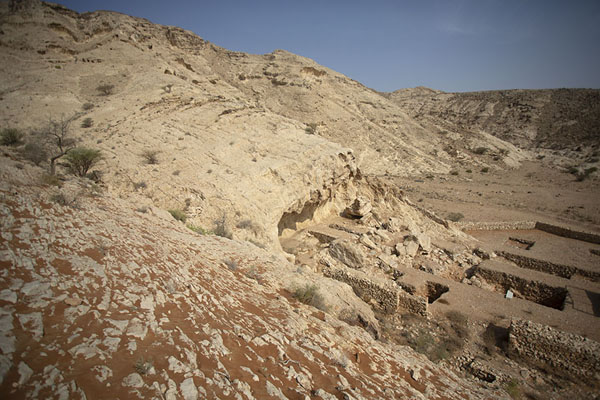 Overview of the landscape near the Jebel Faya rock shelter | Centro arqueológico de Mleiha | Emiratos Arabes Unidos