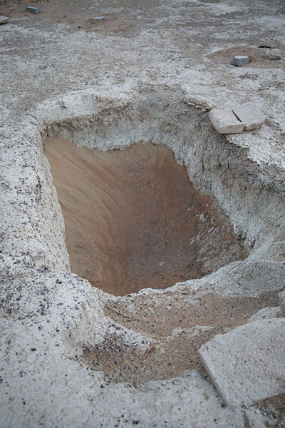 One of the rectangular burial chambers at Mleiha | Centro arqueológico de Mleiha | Emiratos Arabes Unidos