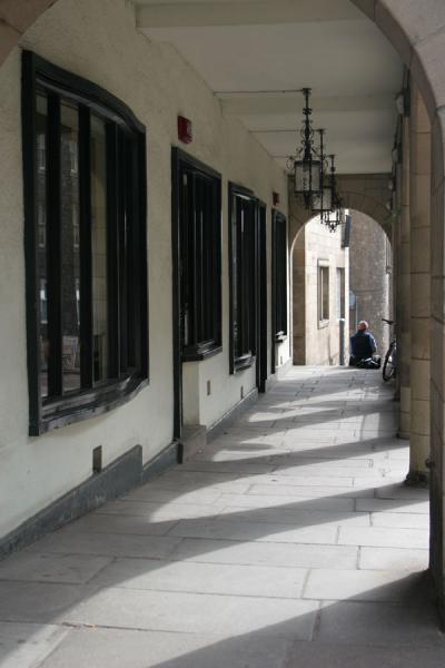 Picture of Edinburgh: portico in the Royal Mile