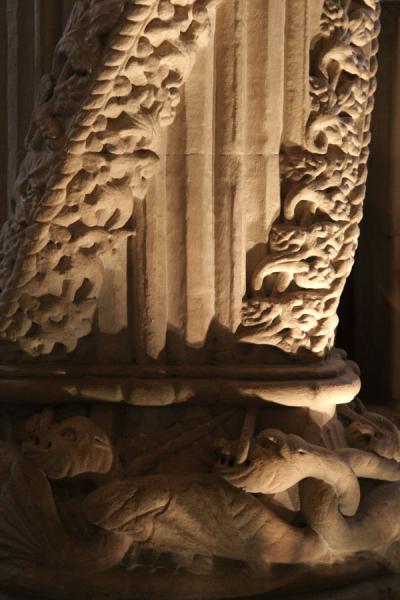 Picture of Rosslyn Chapel (United Kingdom): Dragons at the base of the Apprentice Pillar in Rosslyn Chapel