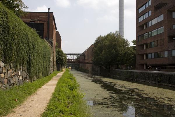 Tow path, buildings and chimney along the Chesapeake & Ohio Canal | Georgetown | United States