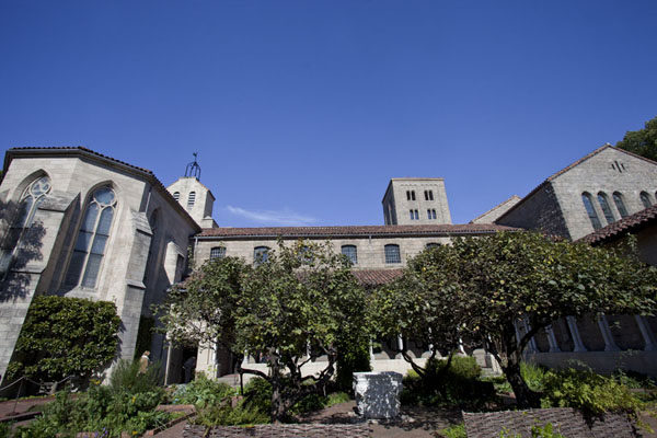 Picture of The Cloisters (United States): The Bonnefont Cloister garden containing medieval plants with the Cloisters complex in the background