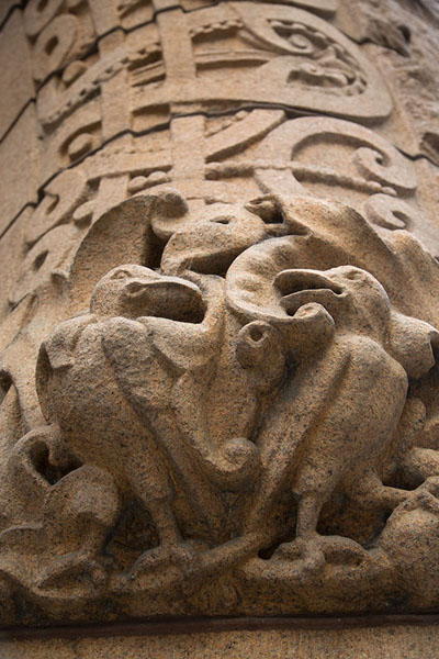 Picture of Crows sculpted into the entrance wall of The Rookery: a deliberate reference to the name of the building