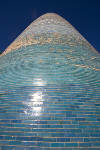 Picture of Khiva (Uzbekistan): Looking up the Kalta Minor minaret