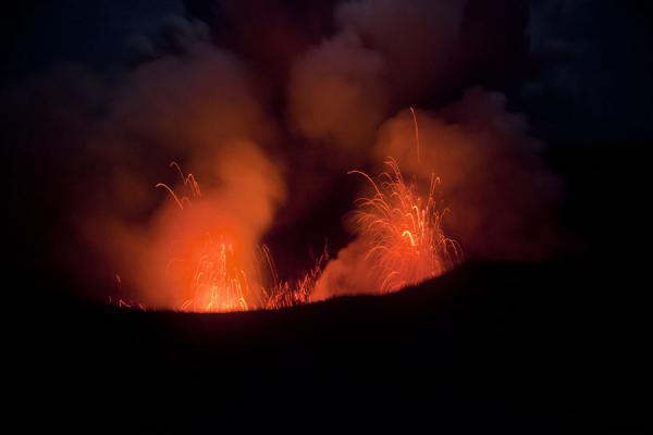 Simultaneous eruption in the two craters of Mount Yasur | Volcán Yasur | Vanuatu