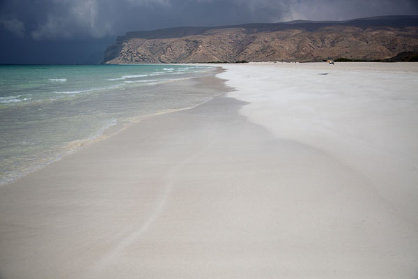 Foto van The deserted beach of Shoab on the west coast of SocotraDetwah Lagune - Jemen