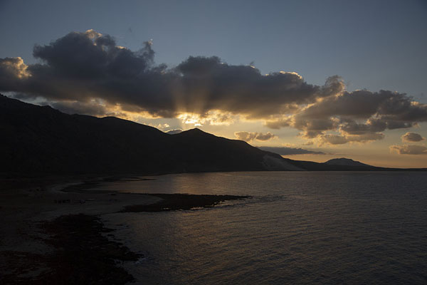 Sunset over the mountains west of Dihamri | Dihamri Marine Protected Area | Yémen