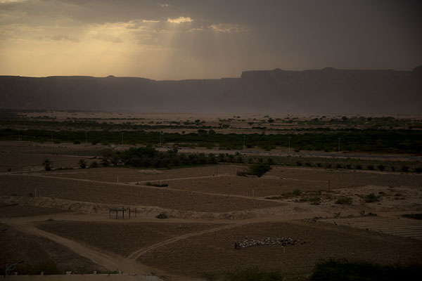 Foto van Storm looming over Wadi HadramautWadi Hadramaut - Jemen