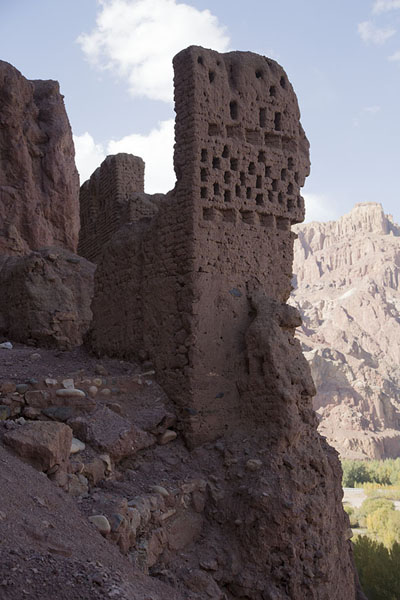 Tower on the north side of Shahr-e-Zohak, Afghanistan Ruins of a defensive wall on the north side of Shahr-e-Zohak, Afghanistan