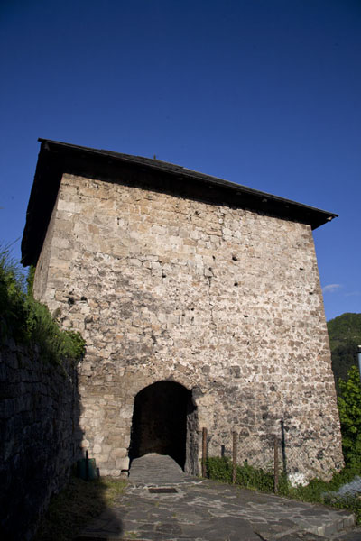 Foto de Castle tower mid-way between the old town and the fortress on top of the hillJajce - Bosnia y Herzegovina
