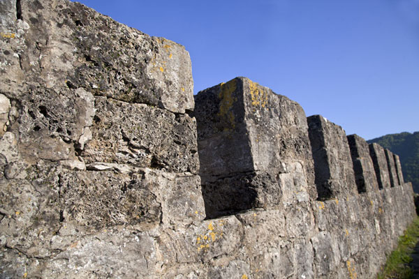 The wall of the fortress on top of the mountain around which Jajce is built | Jajce | Bosnia y Herzegovina