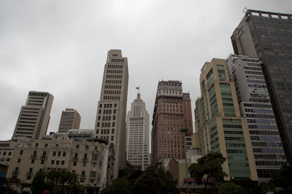 Looking east from the Parque Anhangabaú with the skyline of part of historic São Paulo | Centre historique de SÃ£o Paulo | le BrÃ©sil
