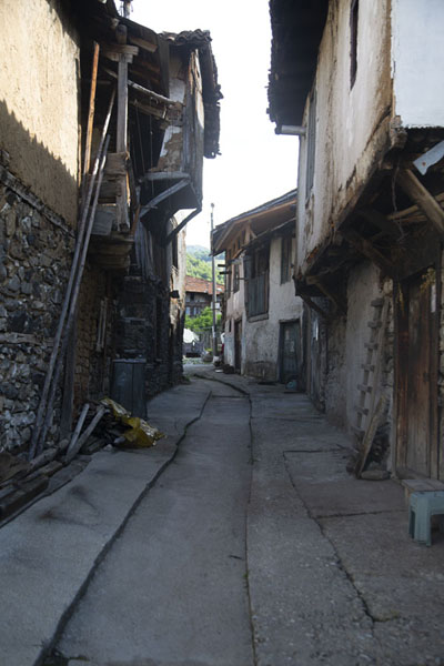 Narrow street in Pirin | Pirin | Bulgarije