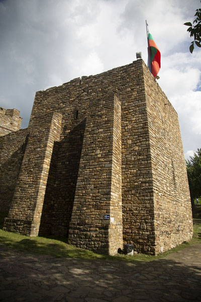 One of the remaining fortifications of the Royal Palace | Forteresse Tsarevets | Bulgarie