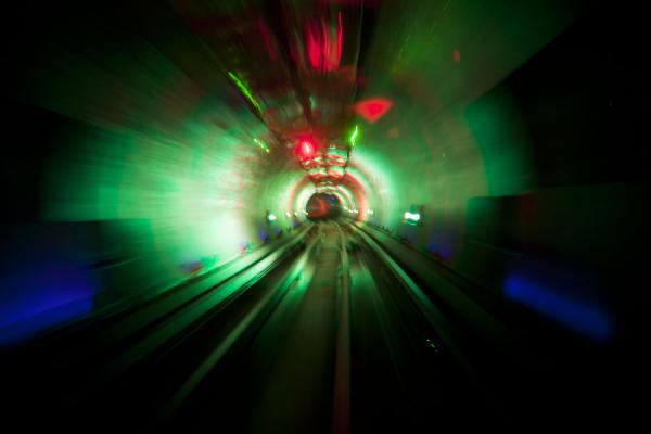 Tracks in green light inside the Bund Sightseeing Tunnel | Haghpat klooster | ArmeniÃ«