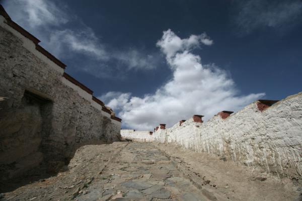 Way up to the fortress | Gyantse fort | China