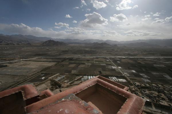 View over Nyang-chu Valley from the top of Gyantse fortress | Gyantse fort | China