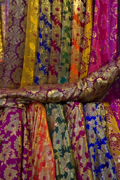 Close-up of fine silk for sale at Kashgar bazaar | Bazar de Kachgar | Chine