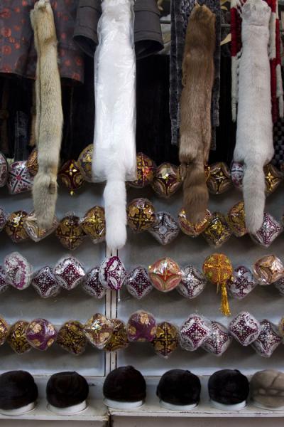 Hats and caps for sale at Kashgar bazaar | Bazar de Kachgar | Chine