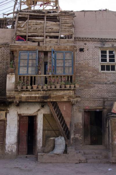 Photo de Old house with balconyKachgar - Chine