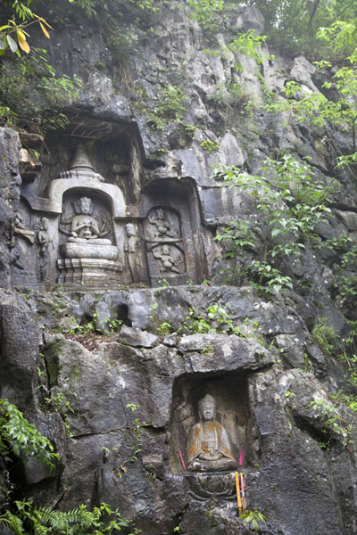 Foto di Some of the Buddha statues at the foot of the Feilai Feng mountainHangzhou - Cina
