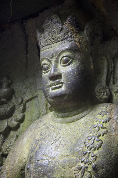 Foto di Statue of Buddha inside one of the many caves around the Lingyin complexHangzhou - Cina