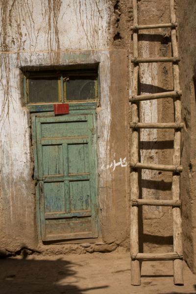Door and stairs and house in Tuyoq | Ciudad Antigua de Tuyoq | China