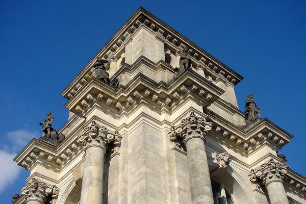 Foto van Corner of the old Reichstag buildingBerlijn - Duitsland