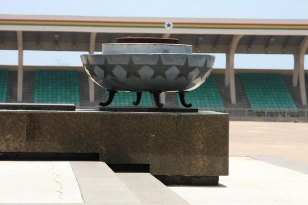 Foto de Missing eternal flame at Independence Monument and grandstandAccra - Ghana