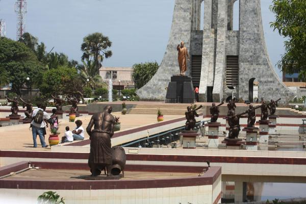 Foto de Statues, fountains and Mausoleum of Kwame NkrumahAccra - Ghana