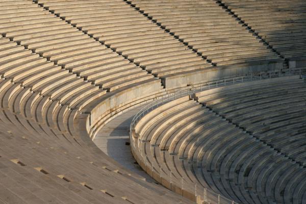 Foto de Close-up of the marble stands at Kalimarmaron stadiumAtenas - Grecia