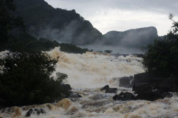 Amatuk Falls in the Potaro river in the early morning | Kaieteur por tierra | Guyana