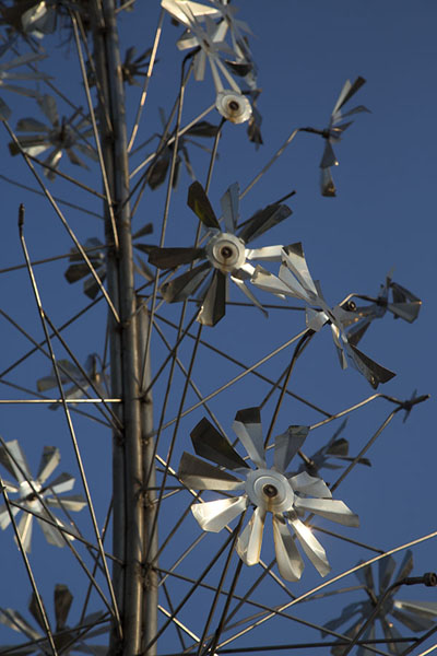Modern art sculpture in the Garden of Five Senses | Garden of Five Senses | India