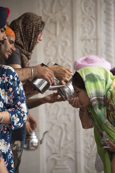 Giving water to anyone who wants | Gurudwara Bangla Sahib | India