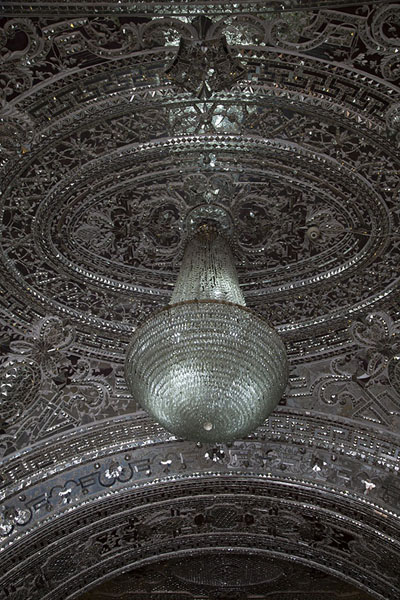 Foto van Chandelier and mirrored ceiling in a hall in the Reception HallTeheran - Iran