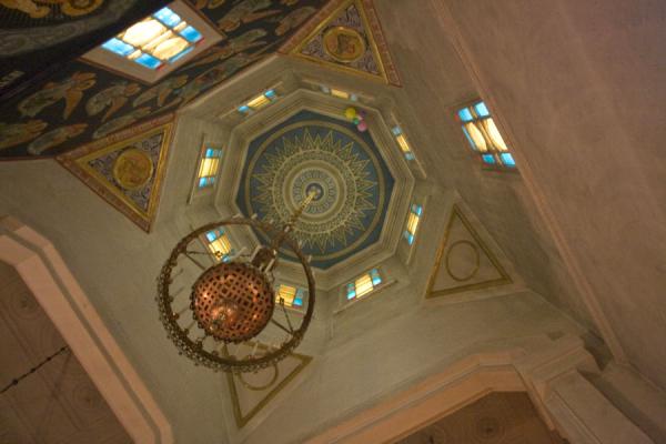 Photo de Ceiling of the second tallest wooden structure of the worldCathÃ©drale de la Sainte Ascension - Kazakhstan