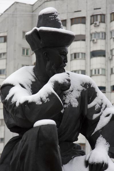 Sculpture of Kazakh with hat at the Monument of Independence | Onafhankelijkheidsmonument | Kazakhstan