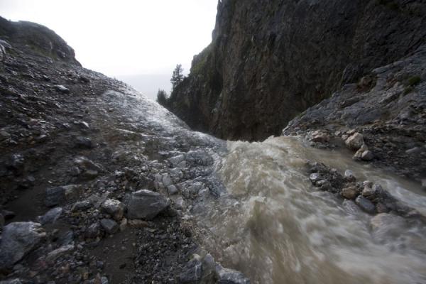 Water about to fall down the big waterfall | Arslanbob | KirguistÃ¡n
