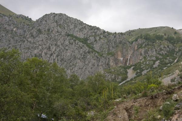 Mountain with the tall waterfall | Arslanbob | KirguistÃ¡n